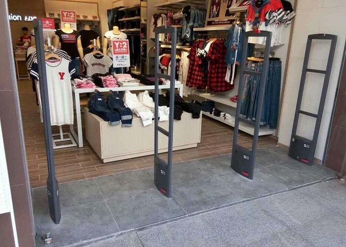 Kiem-soat-hanh-hoa-uu-viet-voi-cong-tu-chong-trom-duoc-su-dung-hien-nay